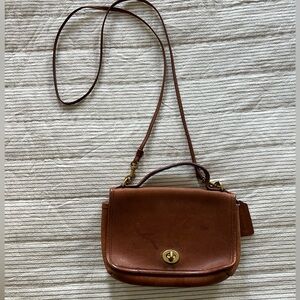Coach | Vintage leather small crossbody